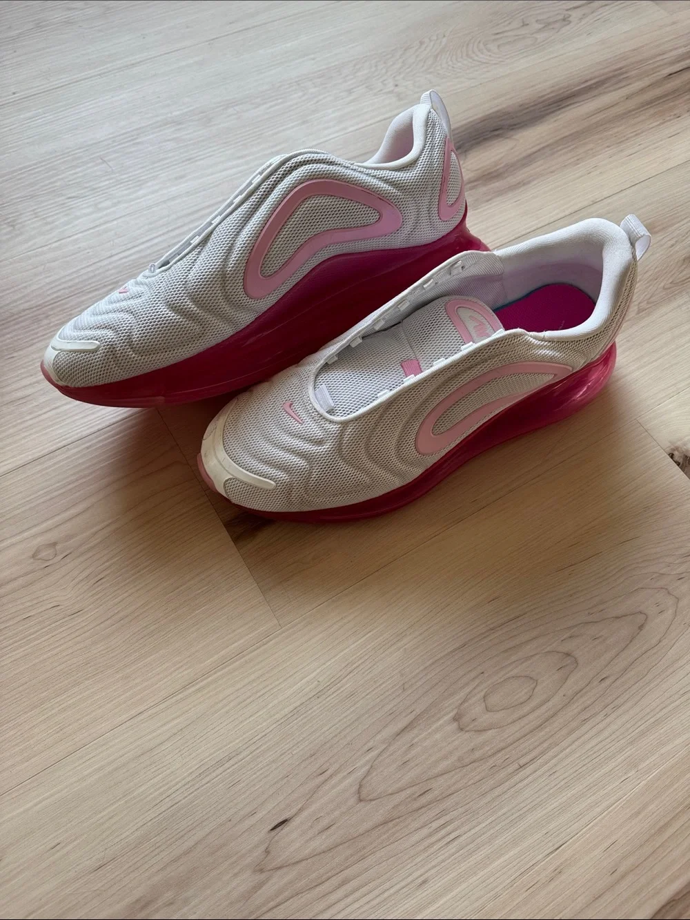Nike Air Max 720 Pink Rise Sneakers
